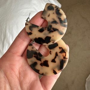 Ivory Tortoise Earring